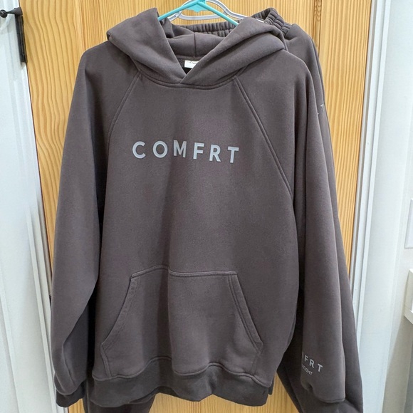 Comfrt Hoodie and Sweatpants Set - Unisex Large - Picture 2 of 6